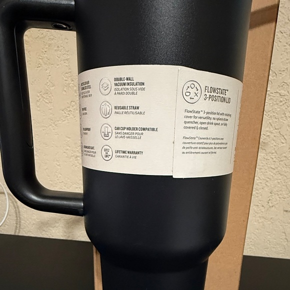 Authentic Stanley 40oz Quencher H2.0 Flowstate Tumbler Black - NEW - Picture 5 of 8